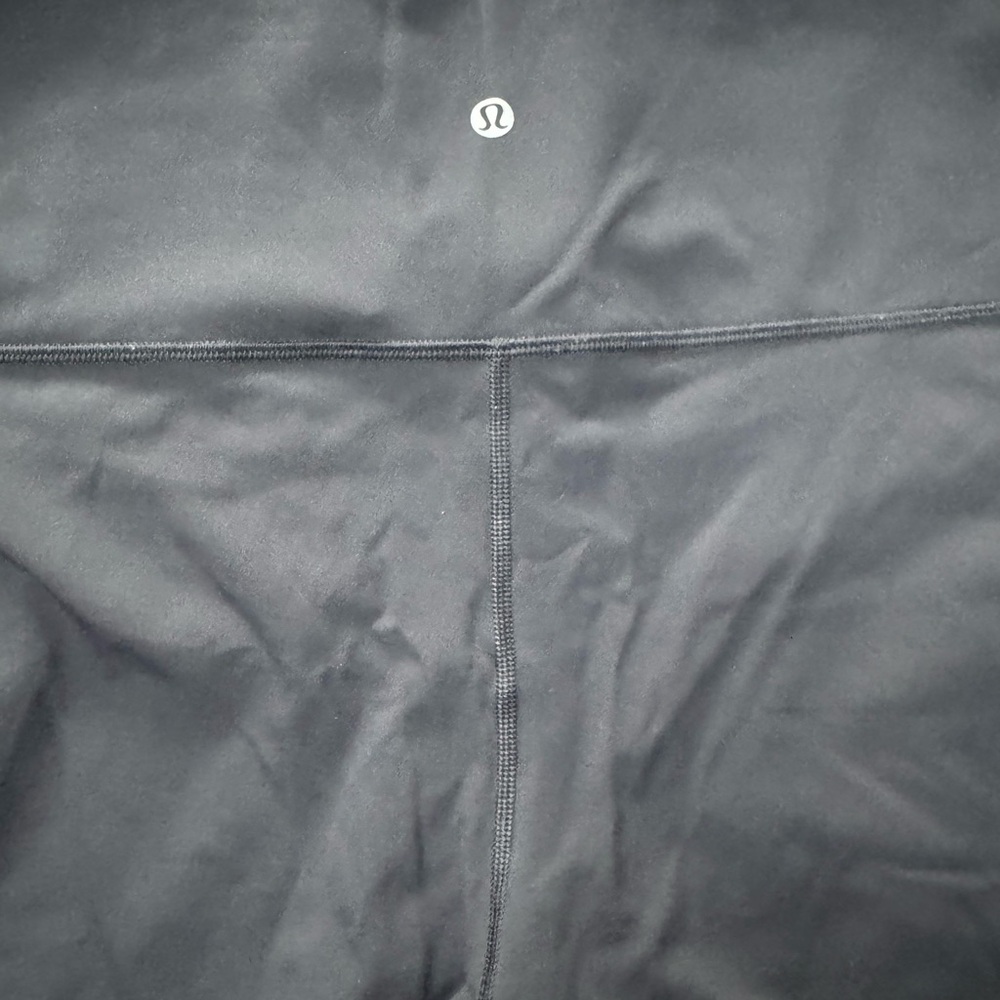 Lululemon - Picture 3 of 4